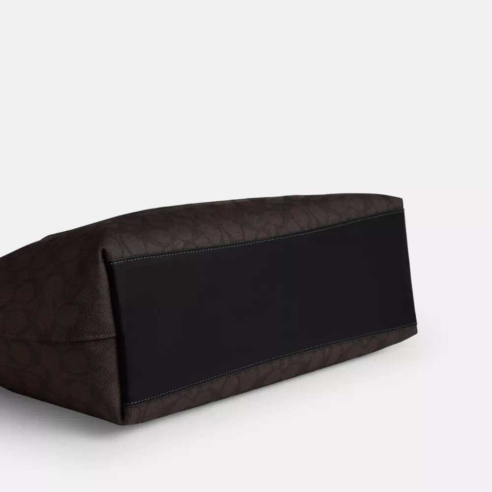 Genți Tote din Signature Canvas
