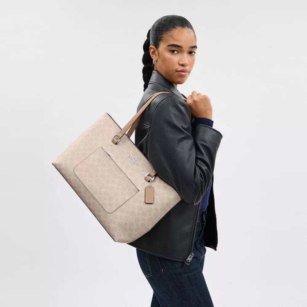 Genți Tote din Signature Canvas