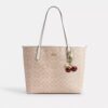 Genți Tote din Signature Canvas