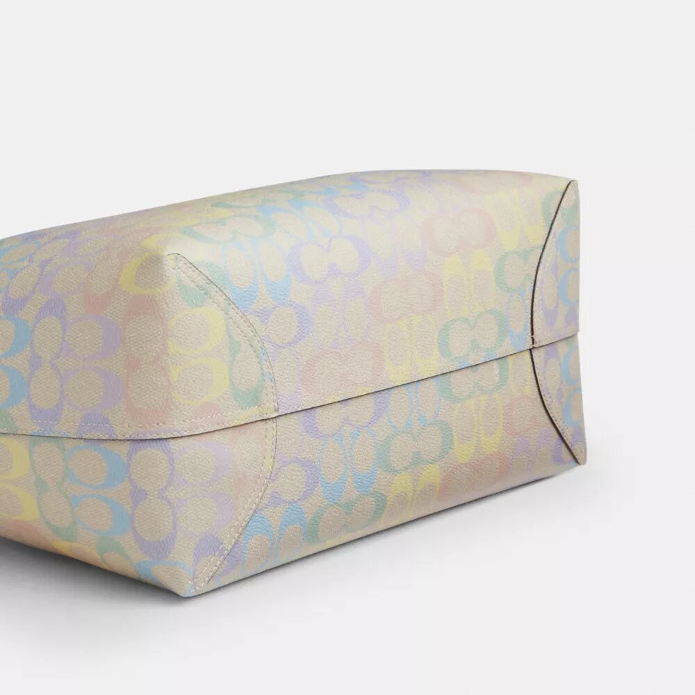 Genți Tote din Signature Canvas Rainbow
