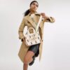 Genți Tote Disney X Coach Cargo 26 cu Mickey Mouse, din pânză de bumbac regenerativ