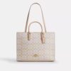 Genți Tote Maggie din Signature Canvas