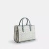 Genți Tote Maggie din Signature Canvas