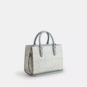 Genți Tote Maggie din Signature Canvas