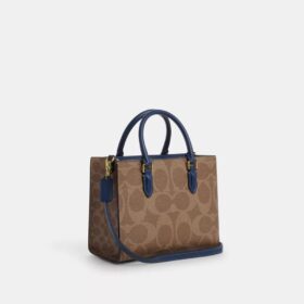 Genți Tote Maggie din Signature Canvas