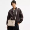 Genți Tote Mollie 25 din Signature Canvas