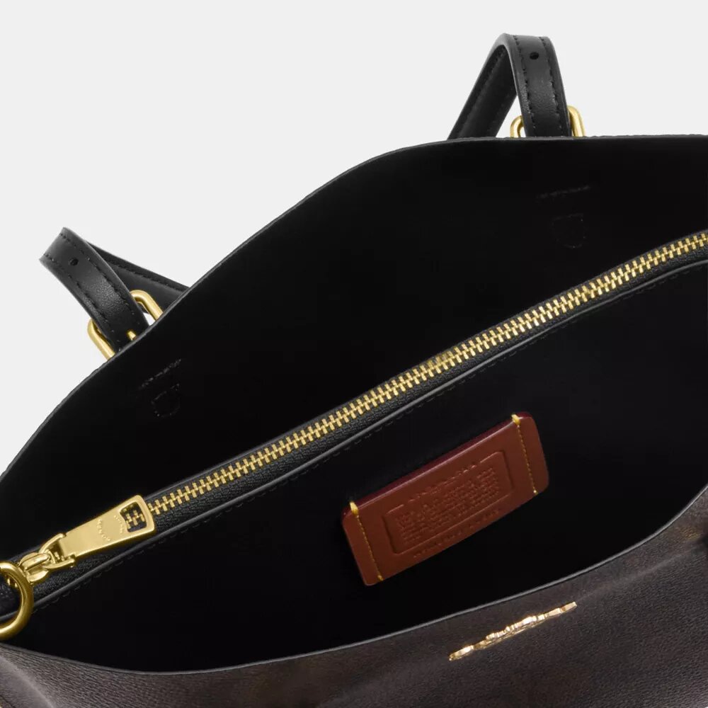 Genți Tote Mollie 25 din Signature Canvas