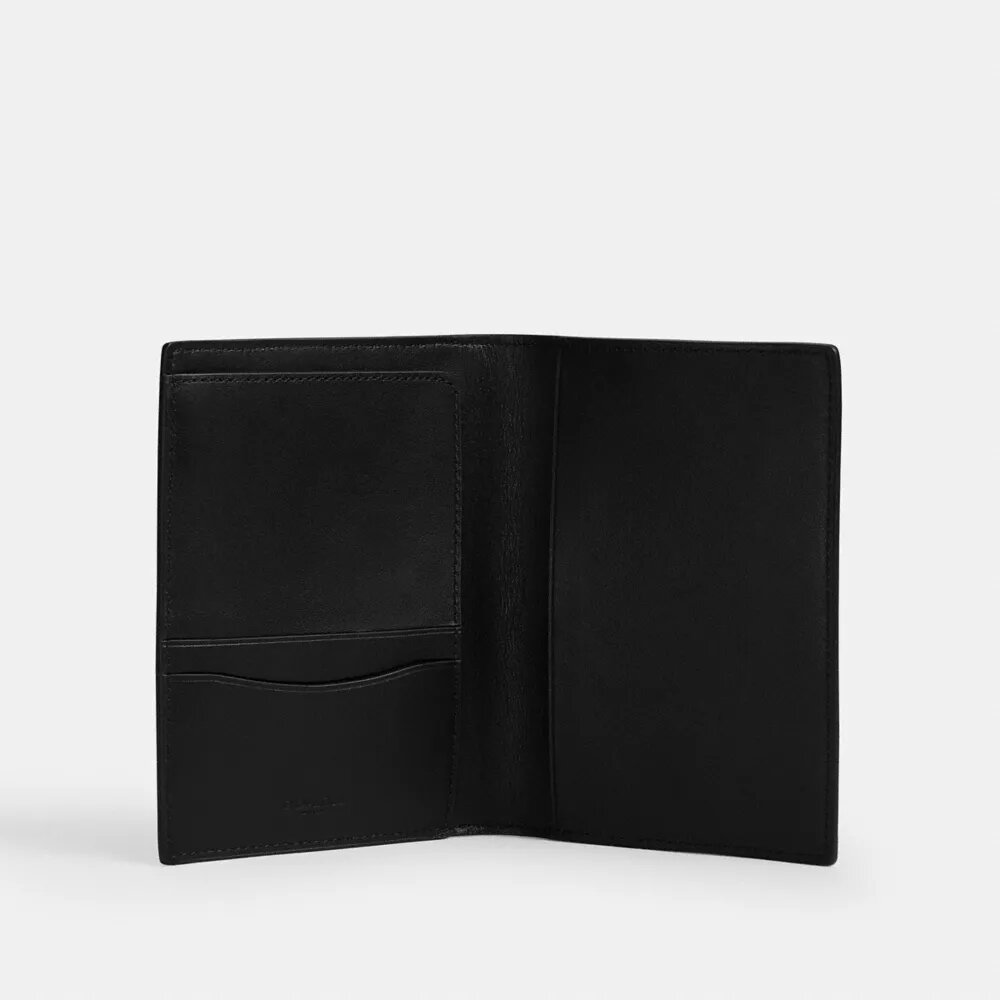 Husă pentru pașaport din Signature Canvas cu patch-uri