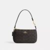 Nolita 19 din Signature Canvas