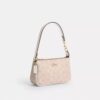 Nolita 19 din Signature Canvas