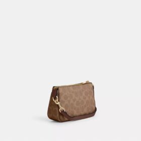 Nolita 19 din Signature Canvas