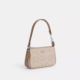 Nolita 19 din Signature Canvas