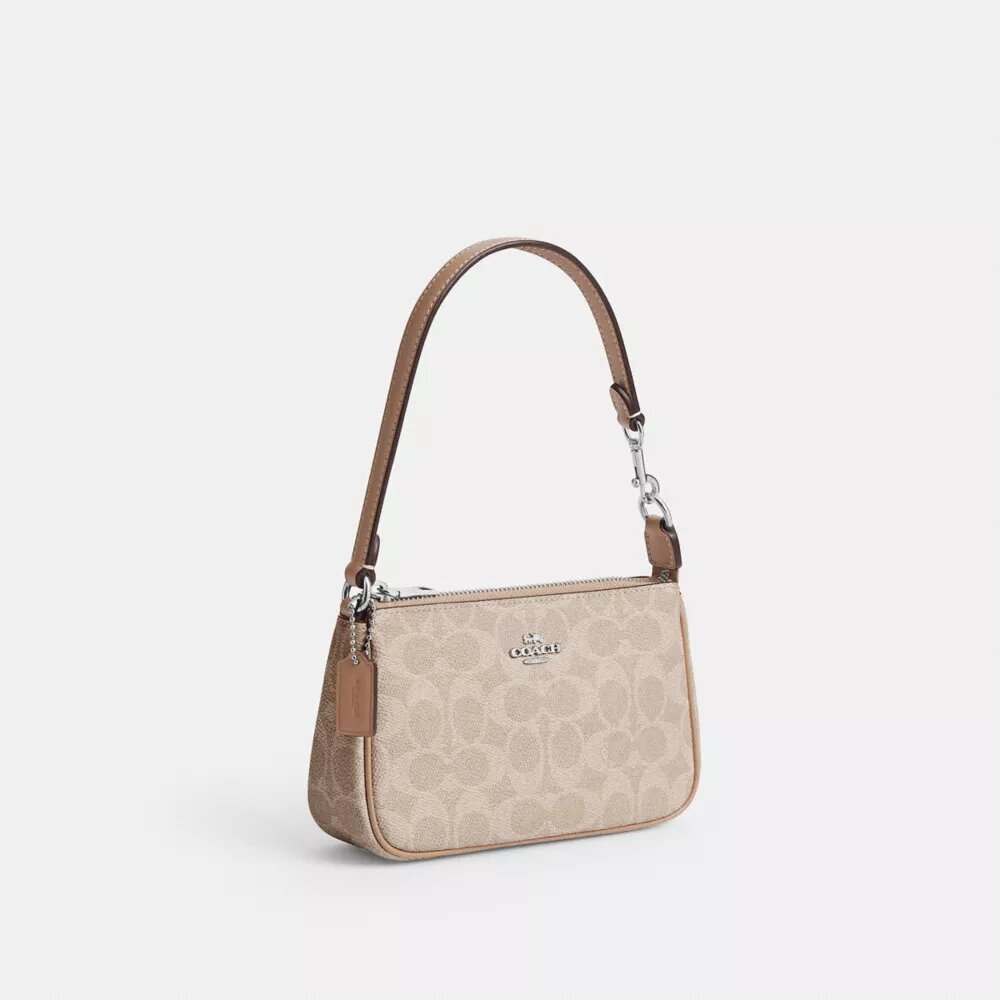 Nolita 19 din Signature Canvas