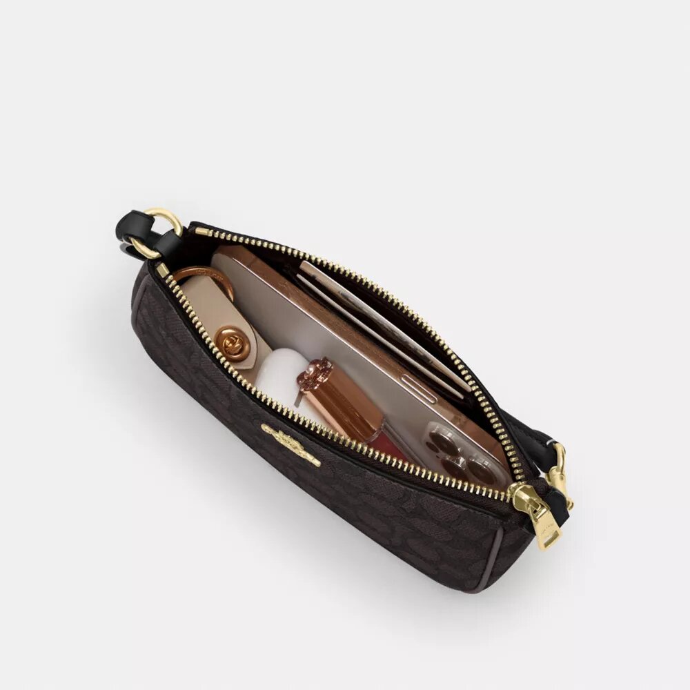 Nolita 19 din Signature Canvas