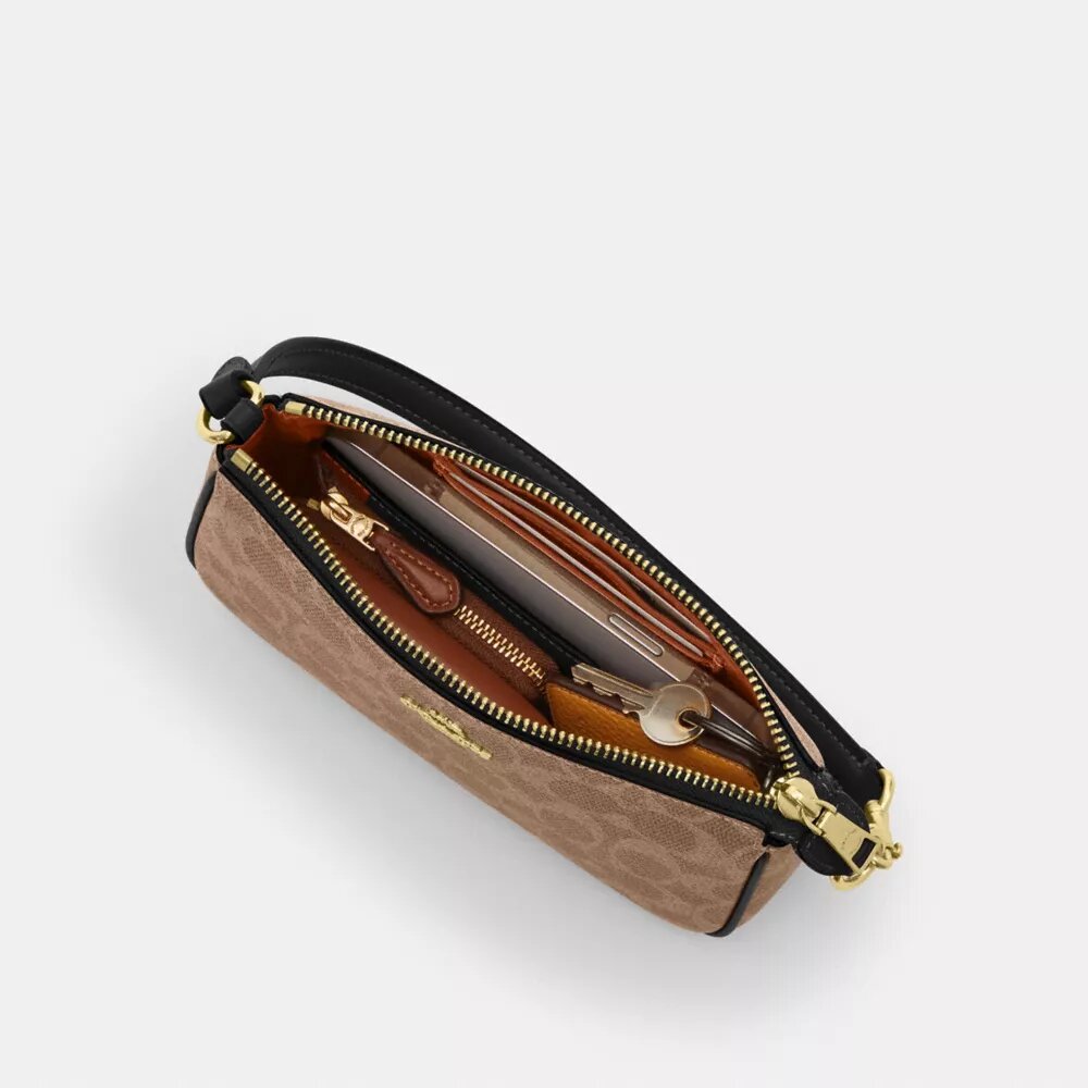 Nolita 19 din Signature Canvas