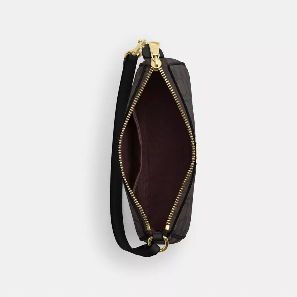 Nolita 19 din Signature Canvas