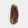 Nolita 19 din Signature Canvas