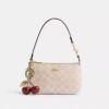 Nolita 19 din Signature Canvas