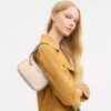 Nolita 19 din Signature Canvas