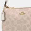 Nolita 19 din Signature Canvas
