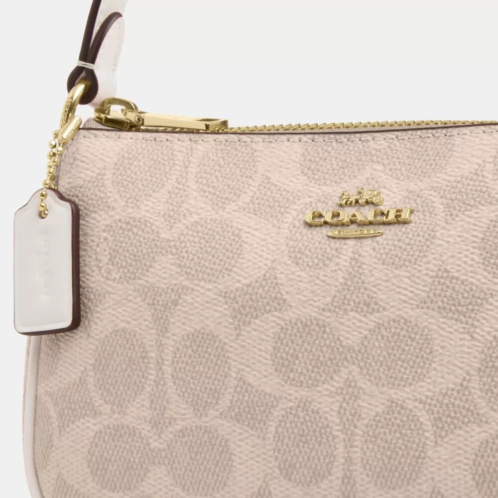 Nolita 19 din Signature Canvas