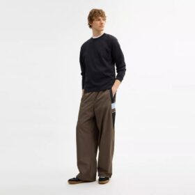 Pantaloni de trening cu croi drept din poliester reciclat