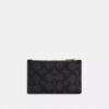Portcard cu fermoar din Signature Canvas