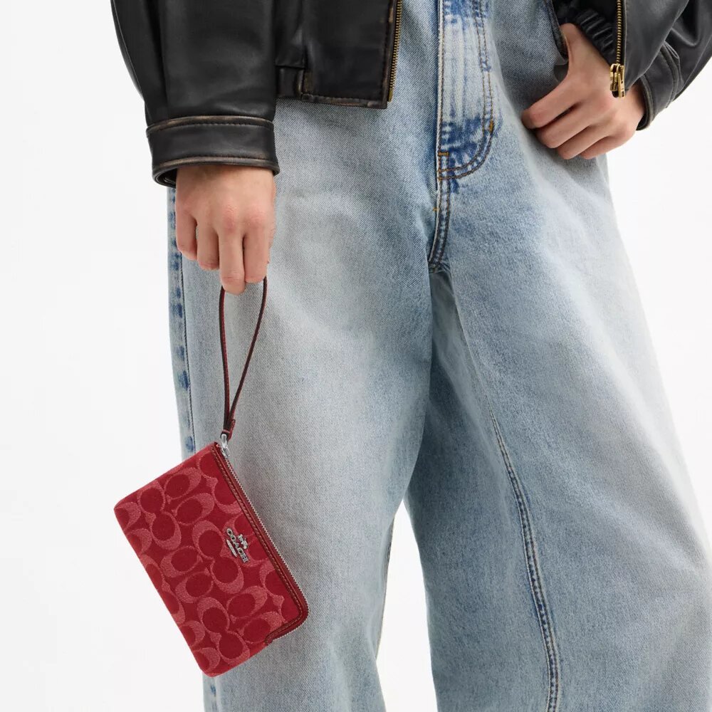Portofel de mână cu fermoar în colț din denim semnătura
