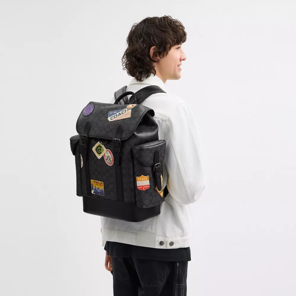 Rucsac Hitch din Signature Canvas cu patch-uri