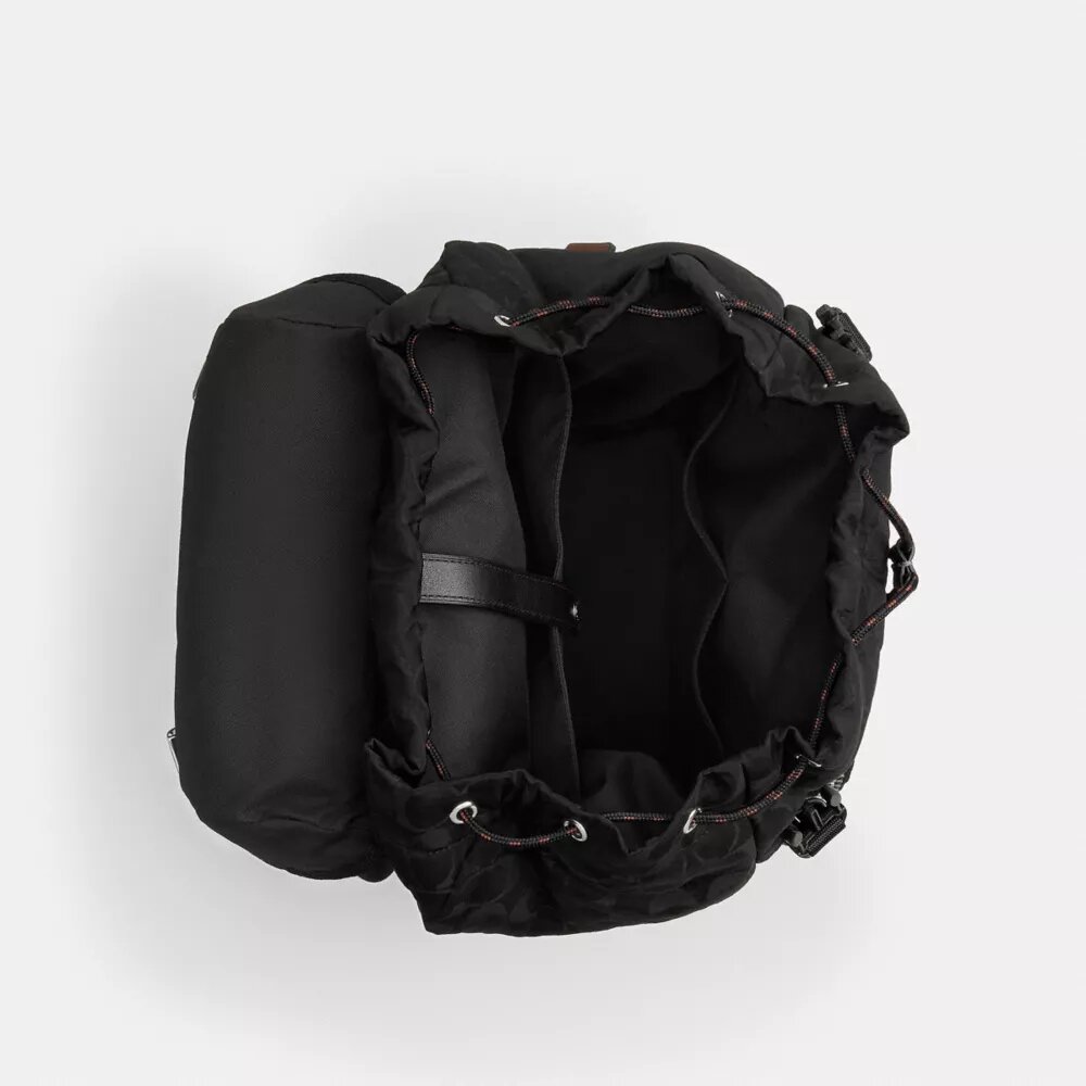 Rucsac Logan din nailon caracteristic