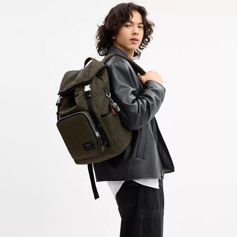 Rucsac Logan din nailon caracteristic