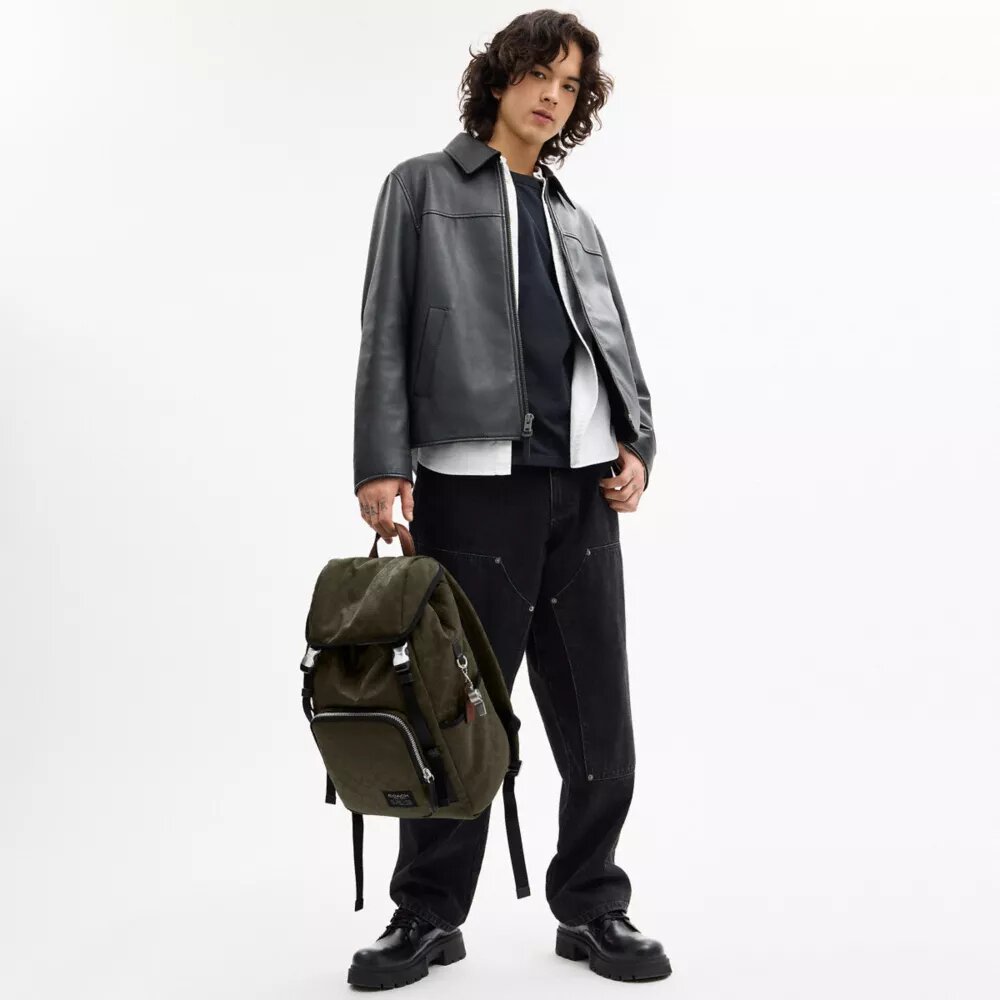 Rucsac Logan din nailon caracteristic