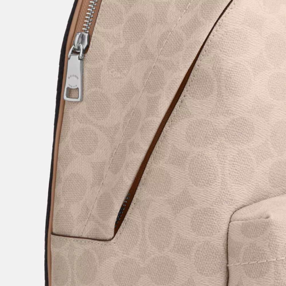 Rucsac mic Taylor din Signature Canvas