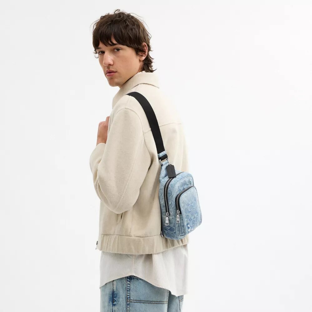 Rucsac Racer Sling din denim „Loved Signature”