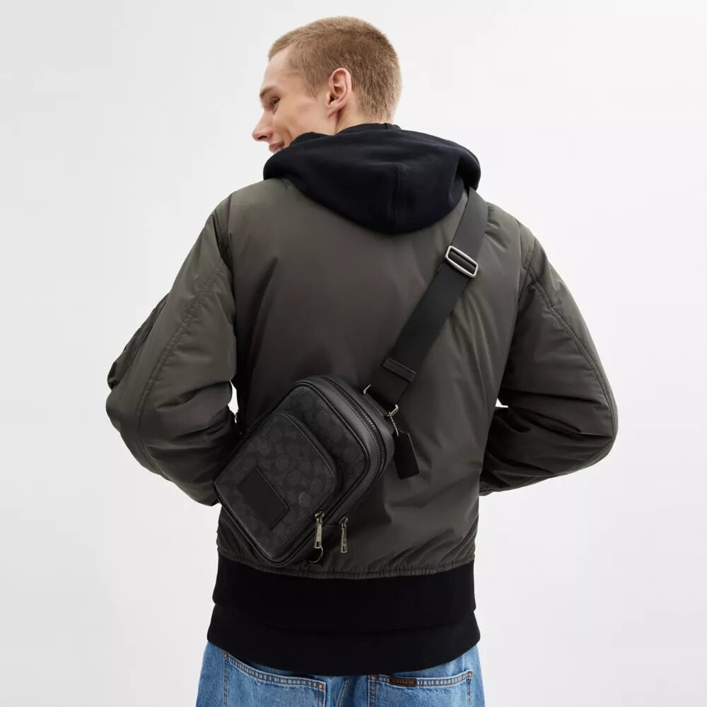 Rucsac Racer Sling din Signature Canvas