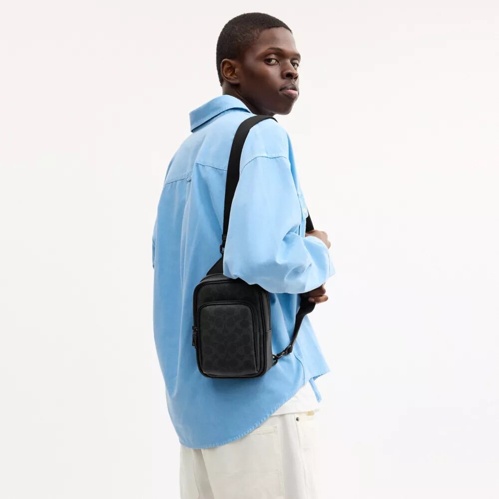 Rucsac Racer Sling din Signature Canvas