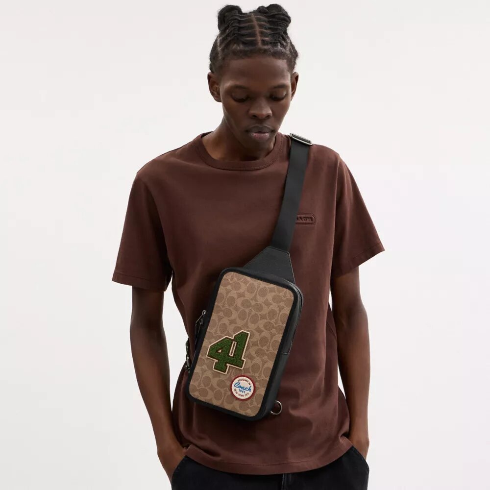 Rucsac Sullivan din Signature Canvas cu patch-uri