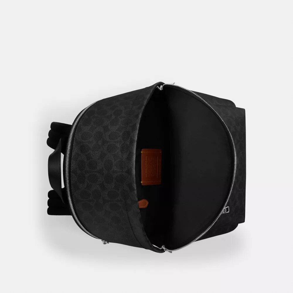 Rucsacul Taylor din Signature Canvas