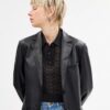 Sacouri din piele