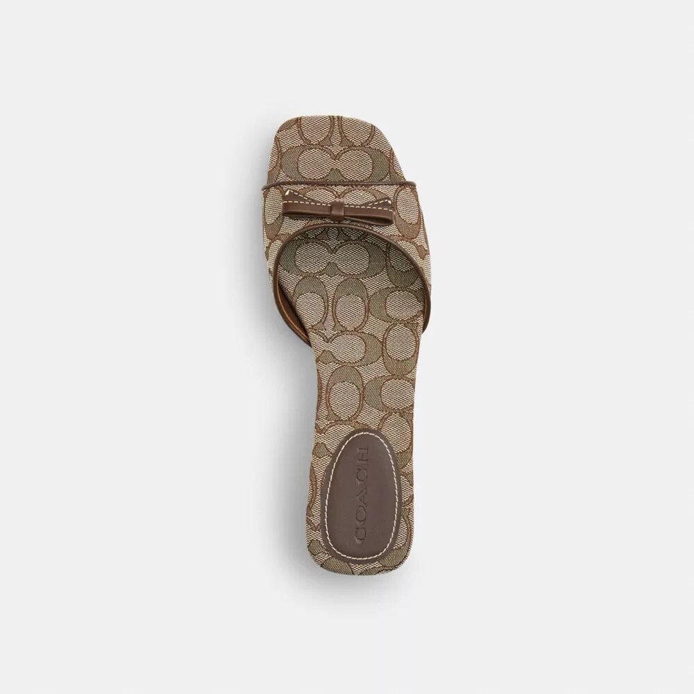 Sandale cu toc mic în formă de fundiță, din jacquard caracteristic