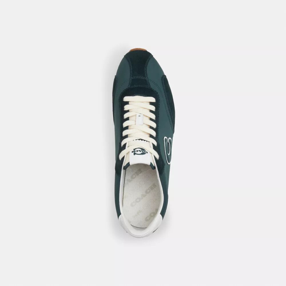 Sneakerși cu talpă plată
