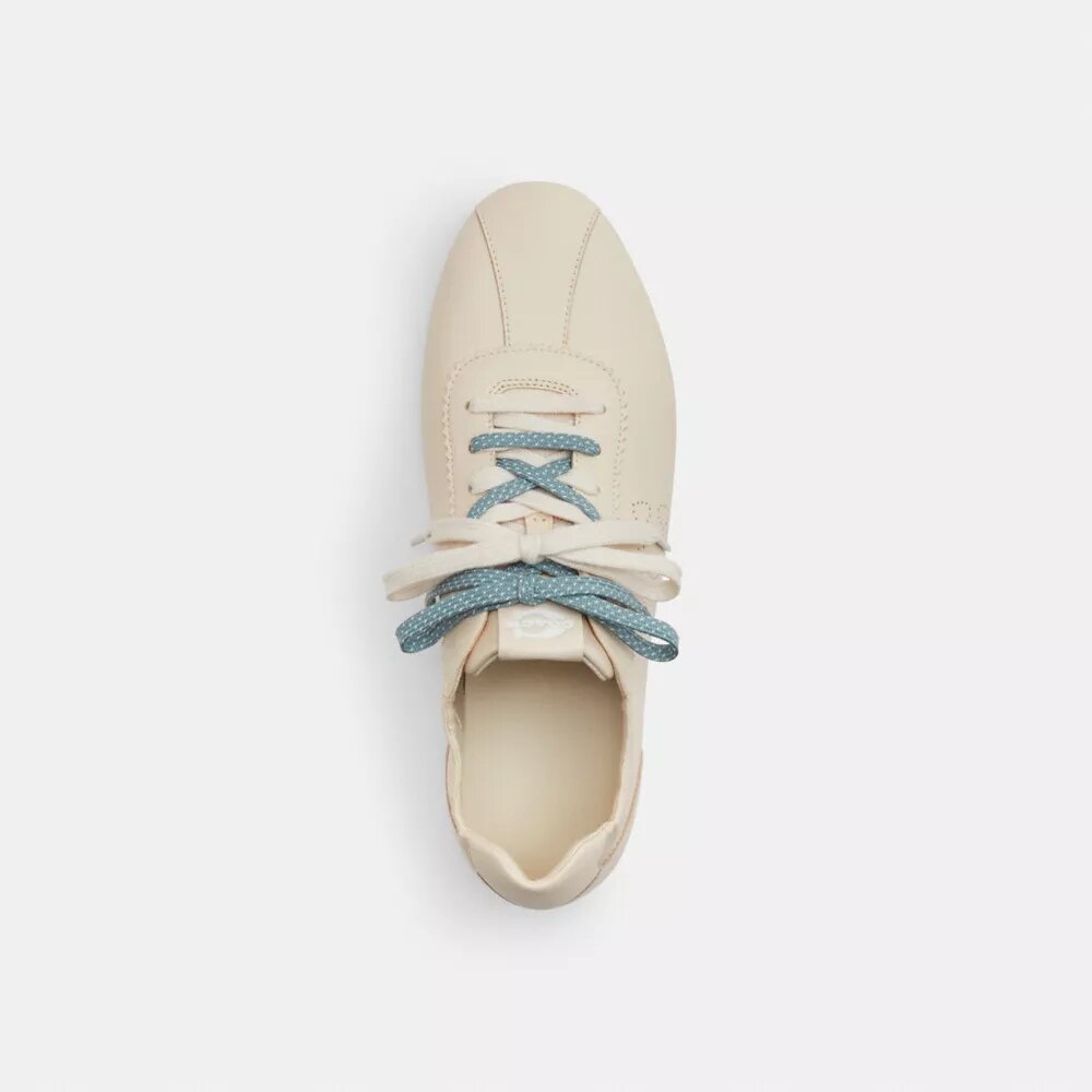 Sneakerși moi
