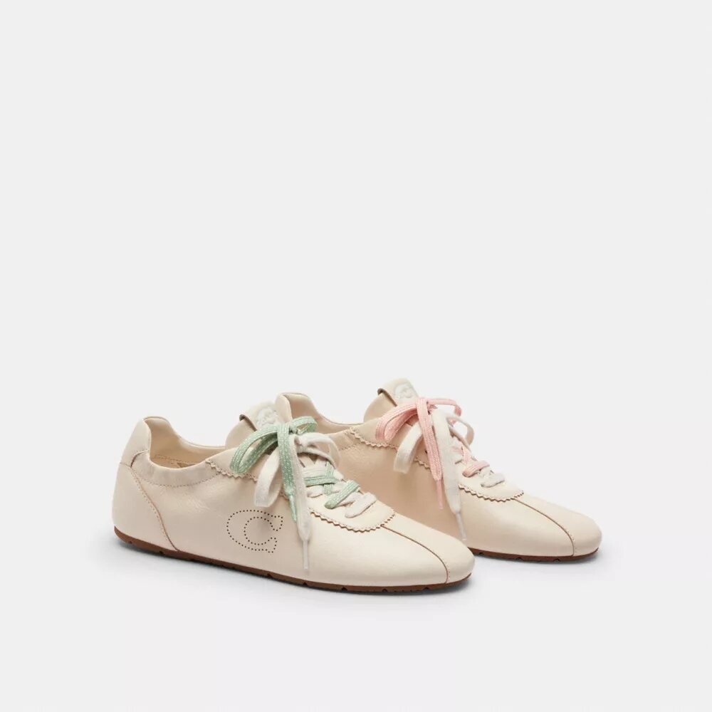 Sneakerși moi