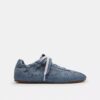 Sneakerși moi din denim caracteristic