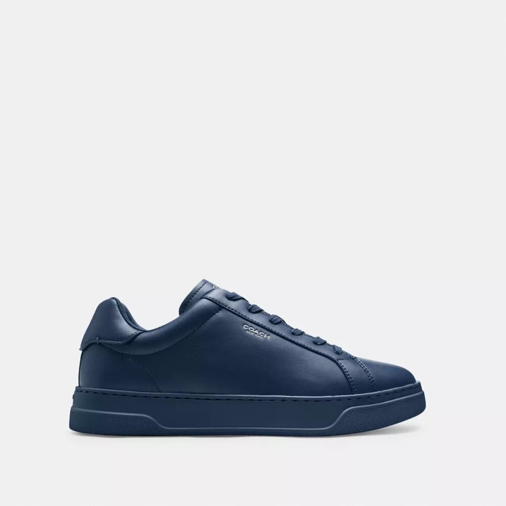Sneakerși înalți