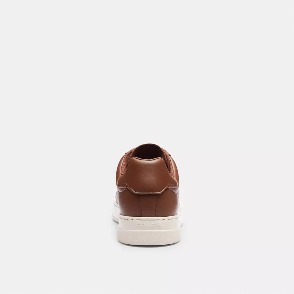Sneakerși înalți