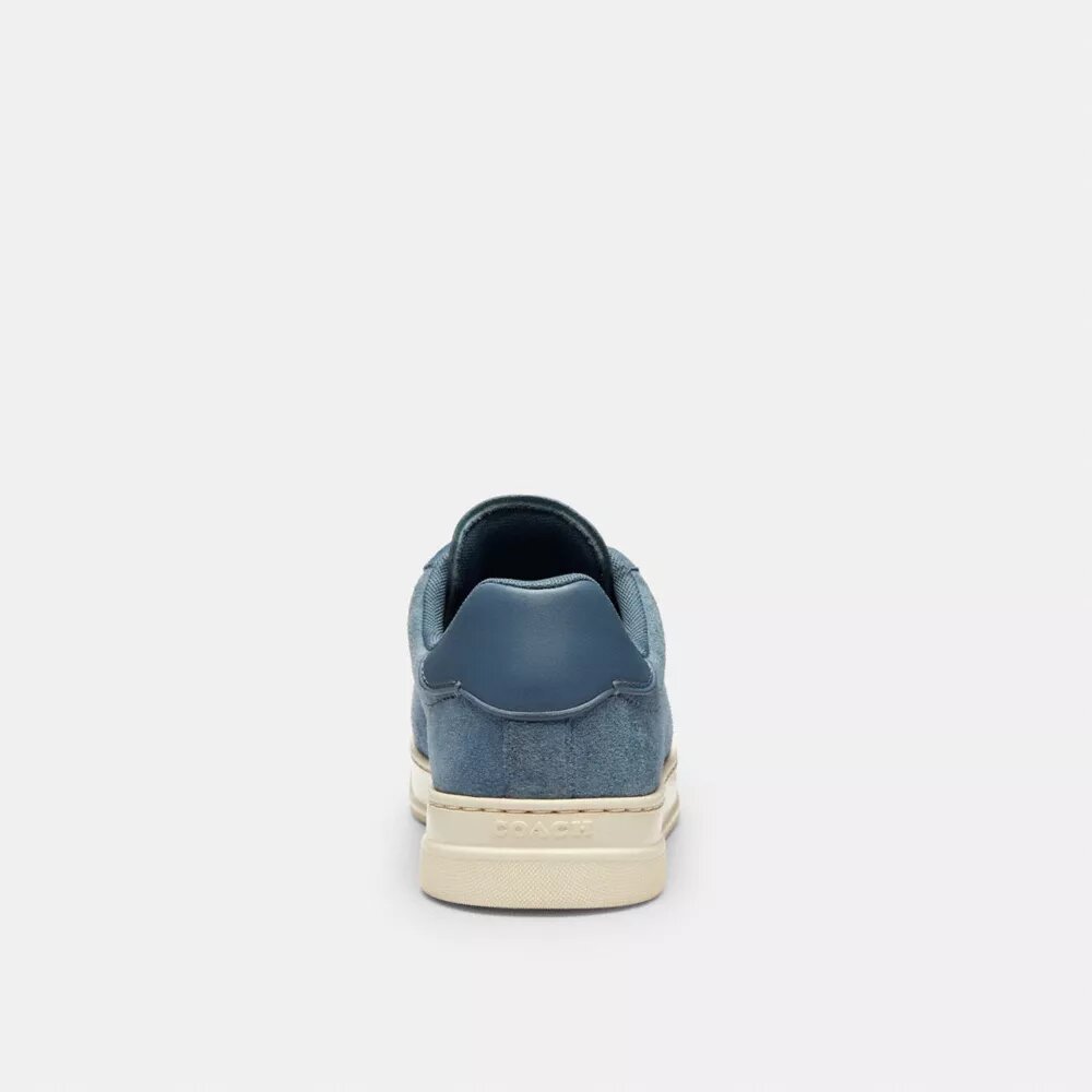Sneakerși înalți