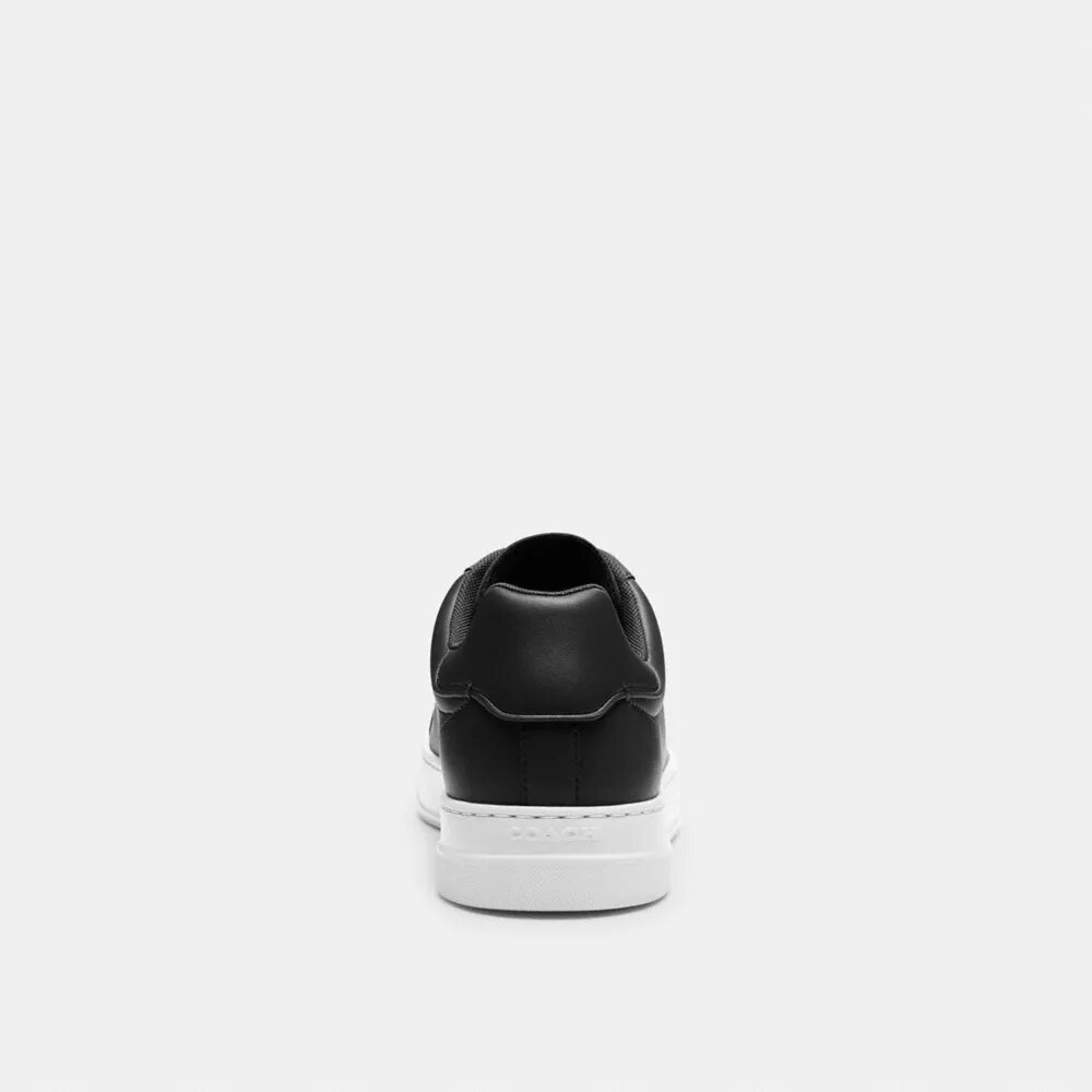 Sneakerși înalți