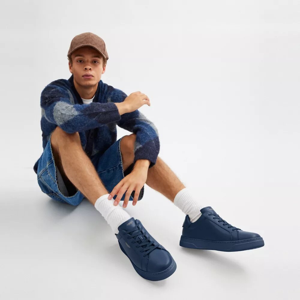 Sneakerși înalți