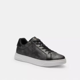 Sneakerși înalți cu imprimeu camuflaj caracteristic